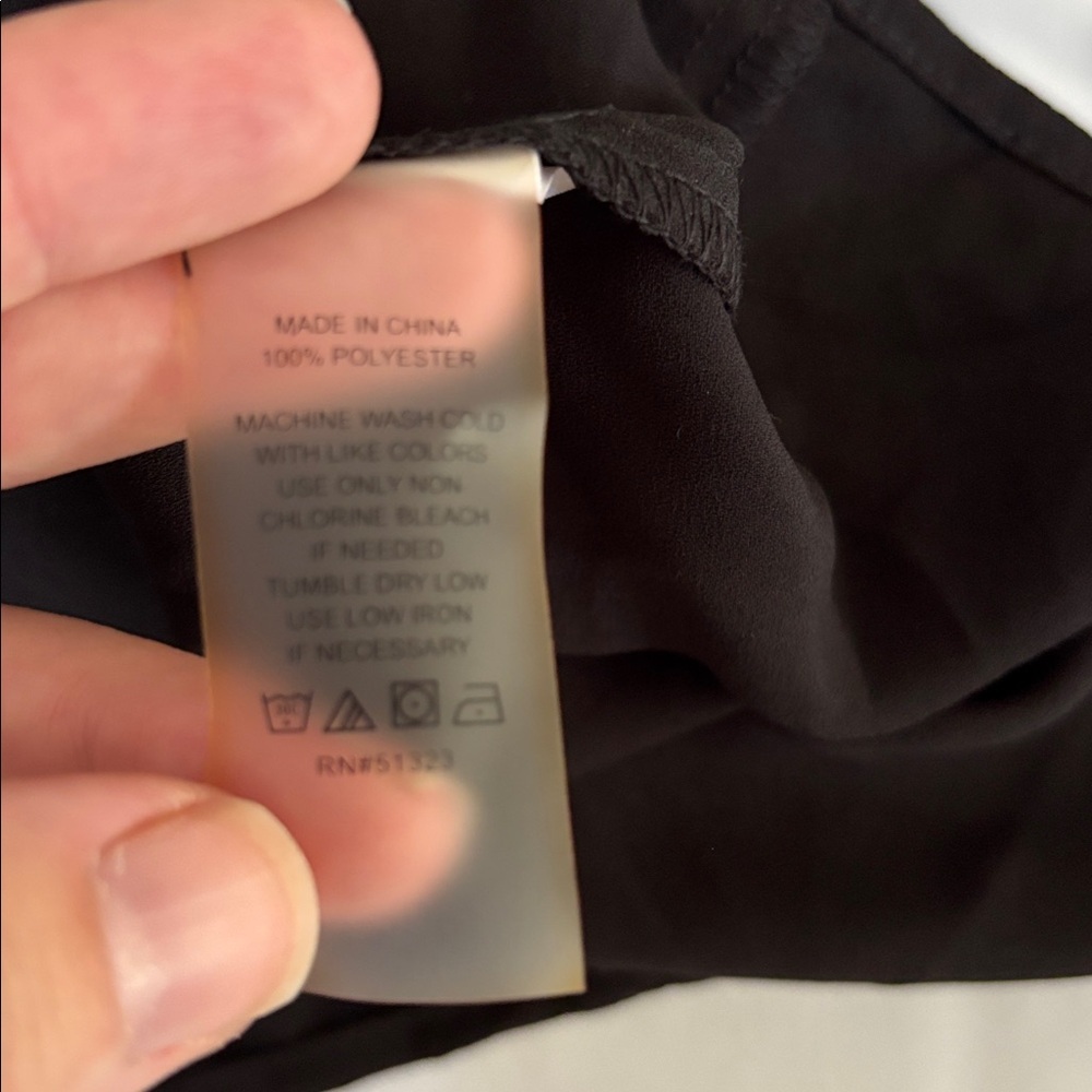 Vince Camuto V-Neck Button Tie Blouse Black Short Sleeve Top Sz L - Picture 7 of 8